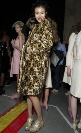 Леопардовое пальто c показа Simone Rocha