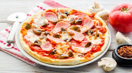 Рецепт пиццы с грибами и ветчиной