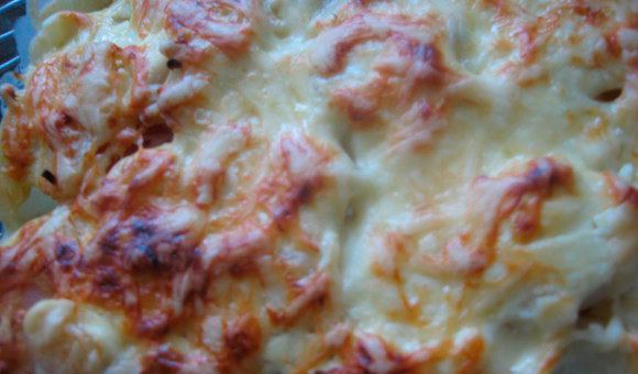 Картофельная запеканка с красной рыбой и сыром в духовке